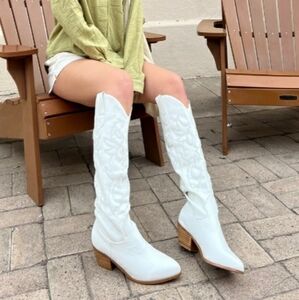 BOOTS white faux leather size 11